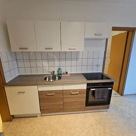 Bei Leipzig & Halle - 2 Mit Je 3 Schlafzimmern, Kueche, Bad *