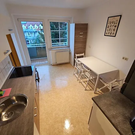 Bei Leipzig & Halle - 3 Schlafzimmer, Kueche, Bad Apartment *