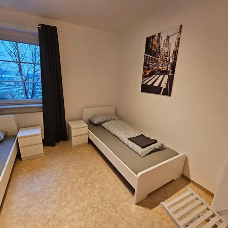 شقة Bei Leipzig & Halle - 2 Mit Je 3 Schlafzimmern, Kueche, Bad Leuna