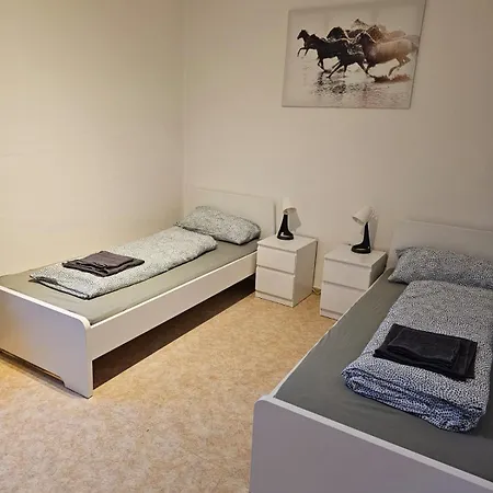 Apartment Bei Leipzig & Halle - 3 Schlafzimmer, Kueche, Bad Leuna