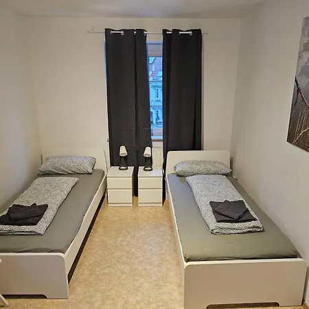 Bei Leipzig & Halle - 3 Schlafzimmer, Kueche, Bad Apartment *