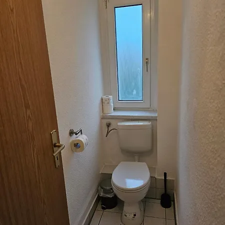 Bei Leipzig & Halle - 3 Schlafzimmer, Kueche, Bad *