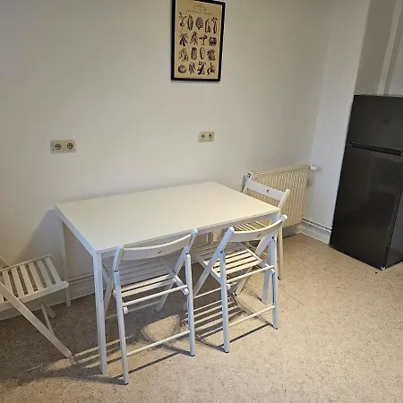 Bei Leipzig & Halle - 3 Schlafzimmer, Kueche, Bad Apartment Leuna