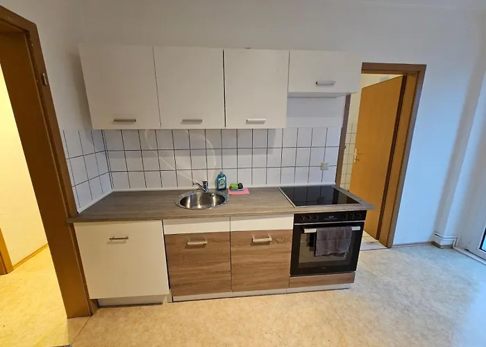 Bei Leipzig & Halle - 2 Mit Je 3 Schlafzimmern, Kueche, Bad *