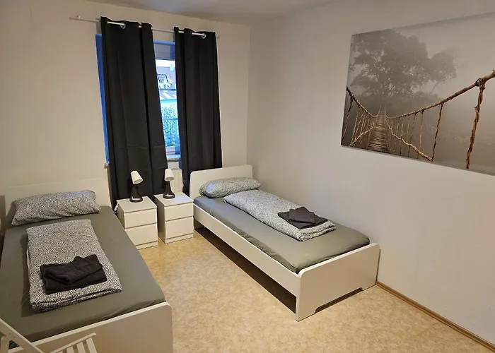 Bei Leipzig & Halle - 2 Mit Je 3 Schlafzimmern, Kueche, Bad Appartamento