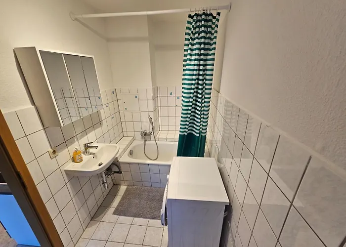 Bei Leipzig & Halle - 2 Mit Je 3 Schlafzimmern, Kueche, Bad