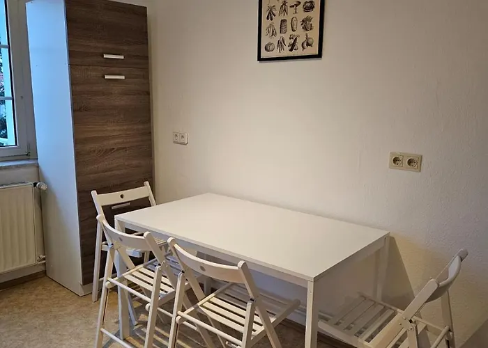 Bei Leipzig & Halle - 2 Mit Je 3 Schlafzimmern, Kueche, Bad * Leuna