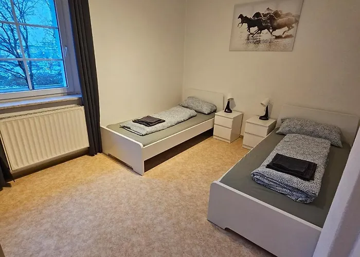 Bei Leipzig & Halle - 2 Mit Je 3 Schlafzimmern, Kueche, Bad Appartamento