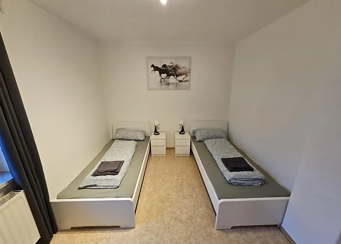 Bei Leipzig & Halle - 2 Mit Je 3 Schlafzimmern, Kueche, Bad