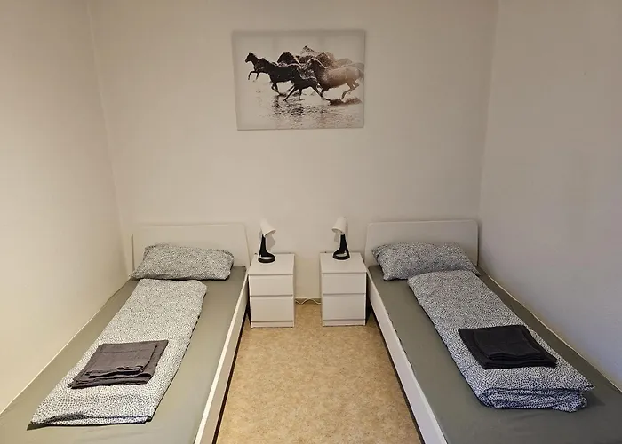 Bei Leipzig & Halle - 2 Mit Je 3 Schlafzimmern, Kueche, Bad Appartamento