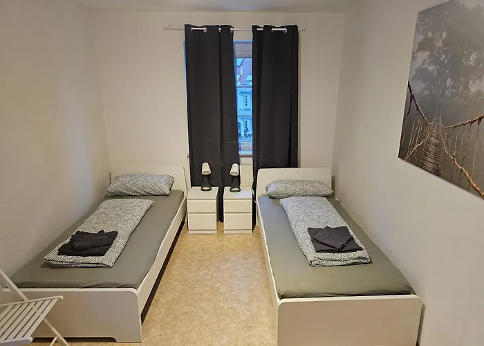 Bei Leipzig & Halle - 2 Mit Je 3 Schlafzimmern, Kueche, Bad Appartamento *