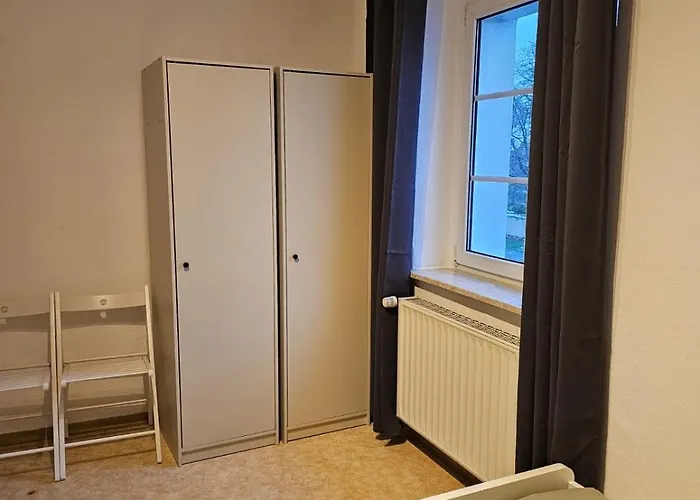 Bei Leipzig & Halle - 2 Mit Je 3 Schlafzimmern, Kueche, Bad Appartamento *