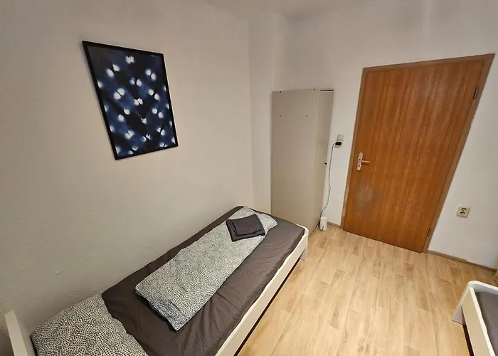 Bei Leipzig & Halle - 2 Mit Je 3 Schlafzimmern, Kueche, Bad