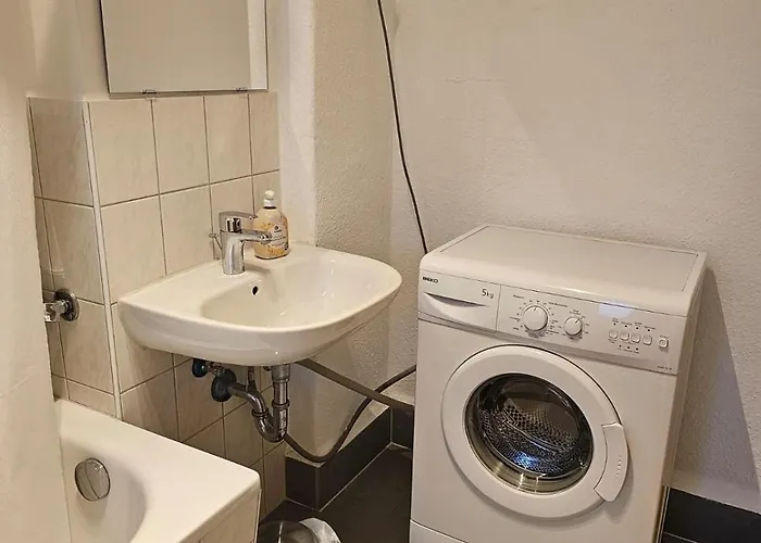 Bei Leipzig & Halle - 2 Mit Je 3 Schlafzimmern, Kueche, Bad *